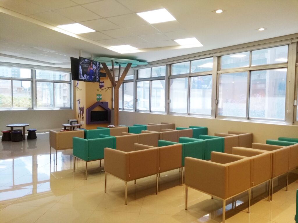 MEDICOS-DE-OLHOS-ZACARIAS-1